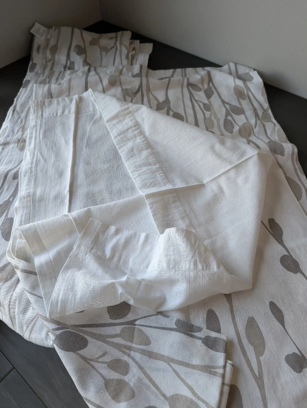 4 DKNY Cream Gray 100% Cotton Curtain Size 82